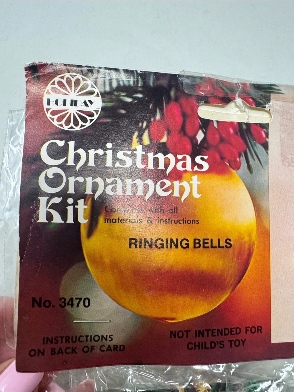 VINTAGE HOLIDAY CHRISTMAS BELLS ORNAMENTS CRAFT KIT PUSH PIN BEADS SEQUINS